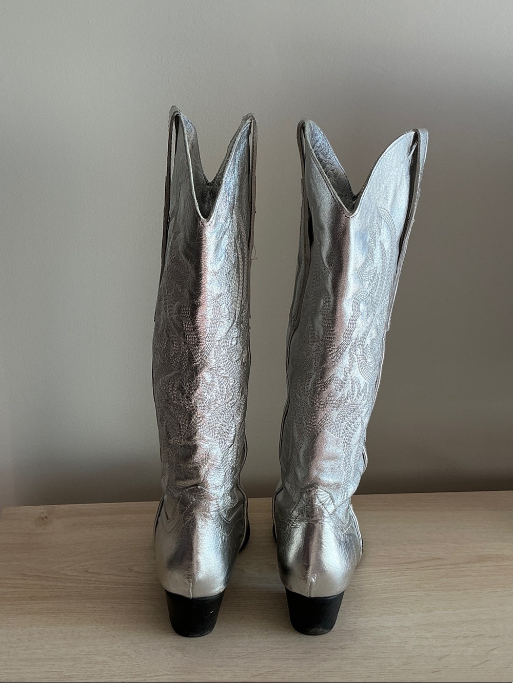 Aldo Metallic Silver Women's Western Boots Size 9 - Picture 4 of 6